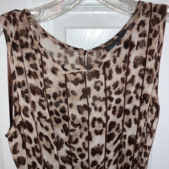 Jessica Howard Leopard Print Midi Dress - Picture 2 of 8